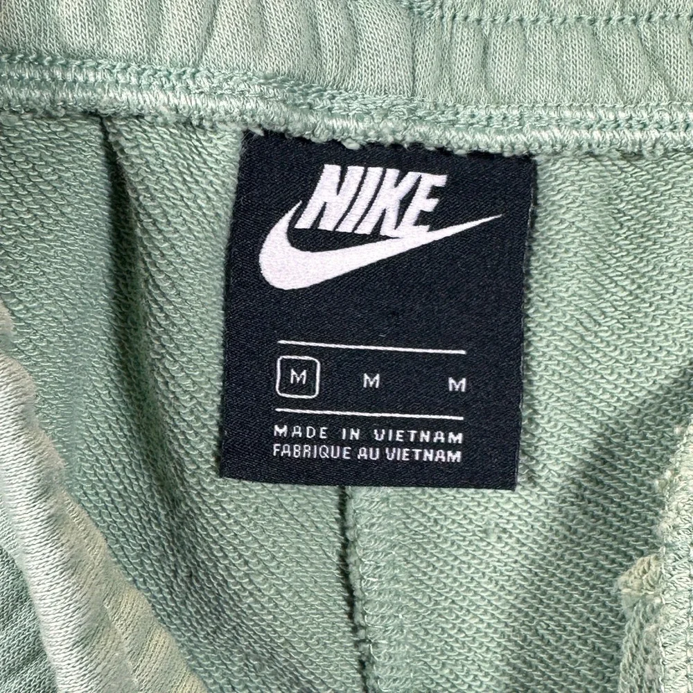 Nike Sportswear Femme High Waisted French Terry Shorts Sage Green Activewear M